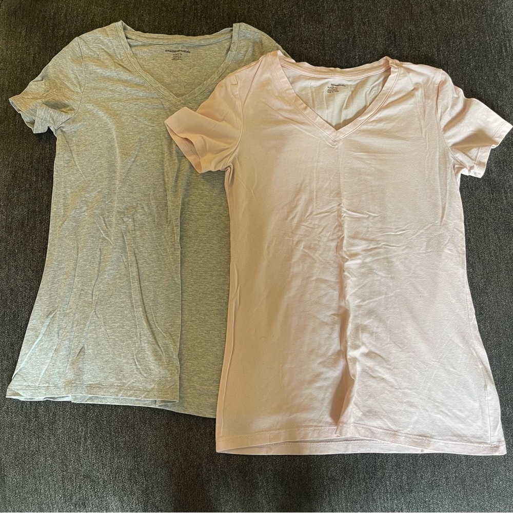 Amazon Essentials | Women’s Classic Fit Short Sleeve V-Neck T-Shirt 2-Pack